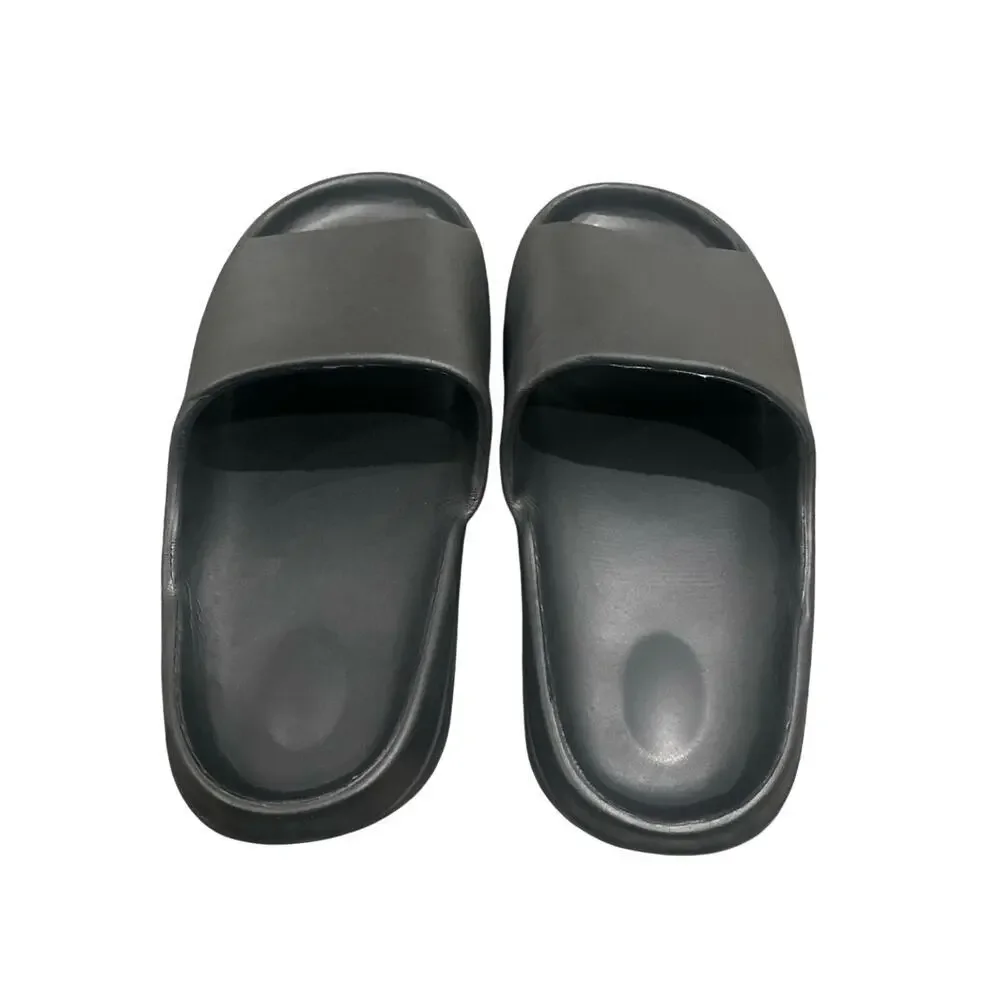 Thick Slides in Black, Size 11-12​